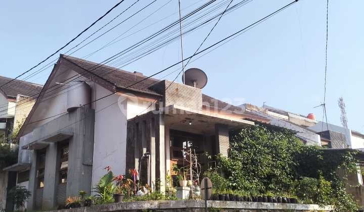 Rumah Luas dengan Suasana Sejuk Pegunungan Keamanan dengan One Gate Security