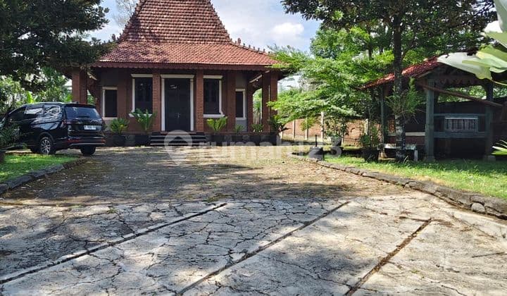 Rumah Joglo Full Furnished Dekat dengan Tempat Wisata
