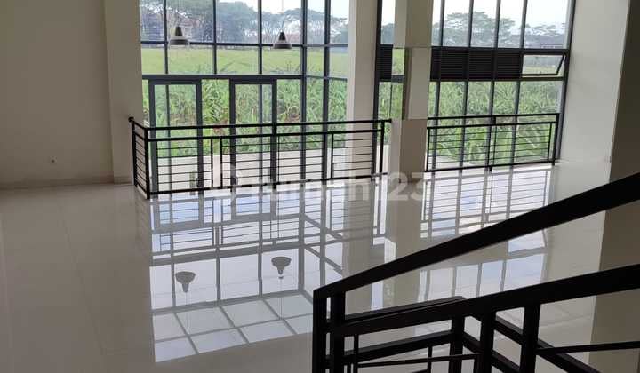 Rumah Unik View Kebun & Danau, Ada Basement Di Kota Baru Parahyangan