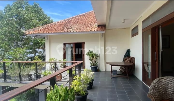 Villa Dengan Kolam Renang Dan View Alam