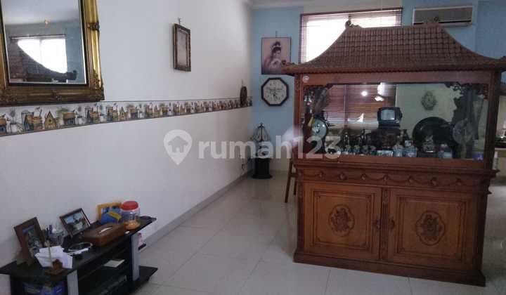 Disewakan Rumah Pik 1 Semi Furnished 7X20m² 2 Lantai Siap Huni