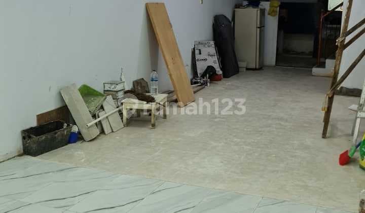 Disewakan Rumah Murah Jakarta Barat 2 Lantai di Taman Palem Lestari Cluster