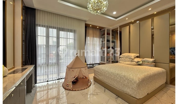 Penawaran Langka, Rumah Prestisius di Jelambar, Jakarta Barat, LB 175M²
