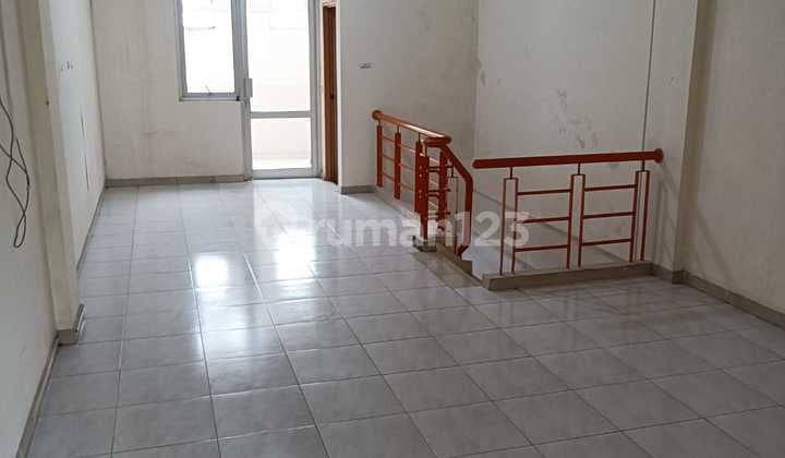 Disewakan Ruko 3 Lantai di Taman Surya V Jakarta Barat Lokasi Strategis Dekat dengan Mall dan Sekolah Cocok untuk Usaha