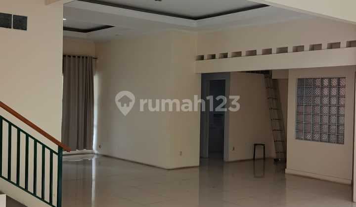 Dijual Rumah: Kompleks Setraduta Bandung Ir