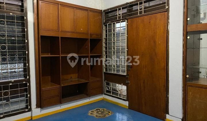 Disewakan Rumah Lama Hoek Sayap Pungkur Bandung Ina