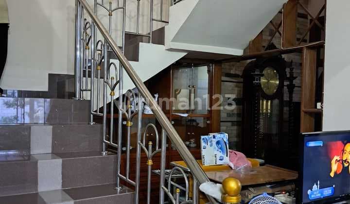 For Sale 2-Story House Jl Kembar Bandung S, Ina