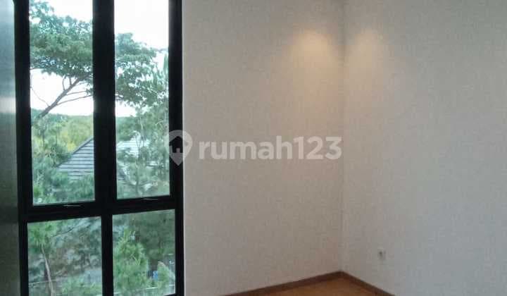 Dekat Fakultas Kedokteran Unika Soegijopranoto