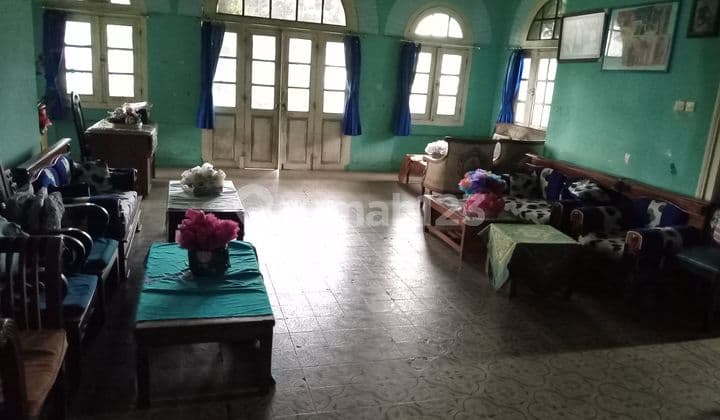 Rumah Klasik Ch Dijalan Utama Ungaran dengan Model Zaman Belanda