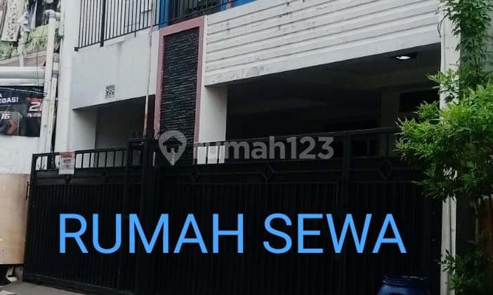 Rumah Sewa *Semi Furnish *Dlm Komplek Prumnas Klender Jakarta Timur