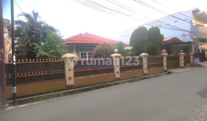 Rumah Dngn Tanah /Taman Yg Luas Bebas Banjir Pondok Kelapa Jakarta Timur
