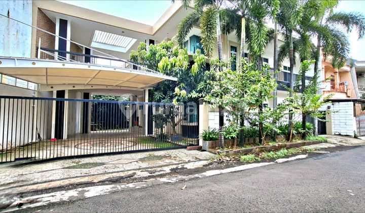 Di Sewakn Rumah Mewah " Full Furnish " Bebas Banjir Dlm Komplek Area Billy Moon Kav Marinir Pondok Kelapa Jakrata Timu