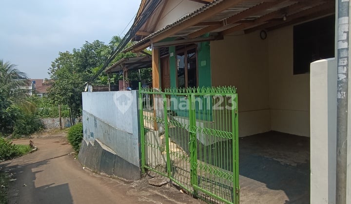 Rumah Di Deplu Transit Dekat Halte Transjakarta