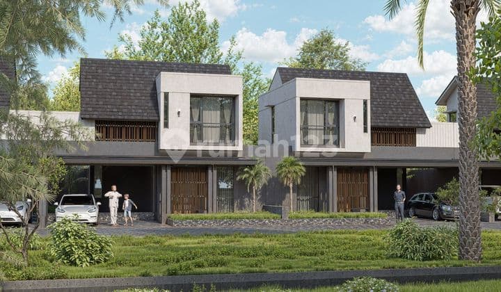 Modern House with Swimming Pool Facilities Located Near Gamping Toll Exit