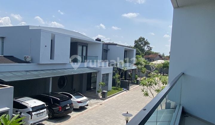 Rumah Mewah siap huni rree furnished dekat UGM