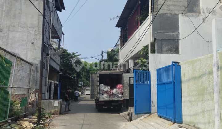 Rumah Jl.Karya Barat ukuran 5x15 m, 3,5 Lantai