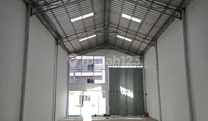 Gudang Tanjung Pura (LT/LB 300/300 m)