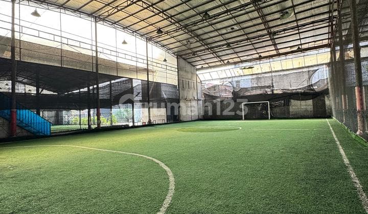 Dijual Lapangan Futsal Harga Njop, Dengan Bangunan 2 Lantai Di Pinggir Jalan Raya Petamburan Jakarta Barat