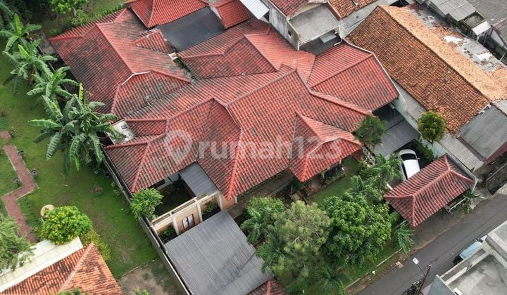 Rumah Nuansa Jawa dengan Kayu Jati Kokoh di Bintaro Sektor 1 - Asri, Tenang dan Unik!