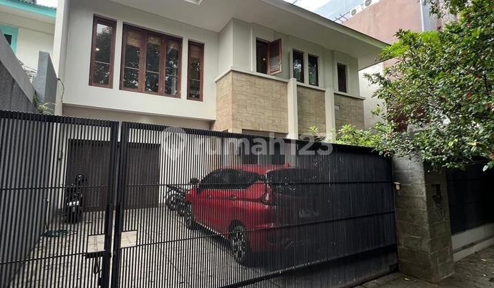 Rumah Siap Huni Depan Jalan Lebar Lokasi Strategis Di Kebayoran Baru