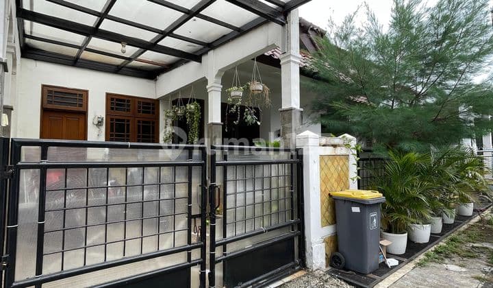 Rumah Siap Huni Di Dalam Perumahan Besar Di Lebak Bulus