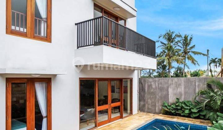 Tinggal 1 Unit !!! Villa Ubud Bali dengan Pemandangan Sawah, dengan Kolam Renang dan Full Furnished