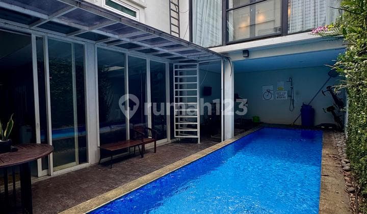 Rumah Dengan Kolam Renang Di Dalam Town House Ragunan Jakarta Selatan