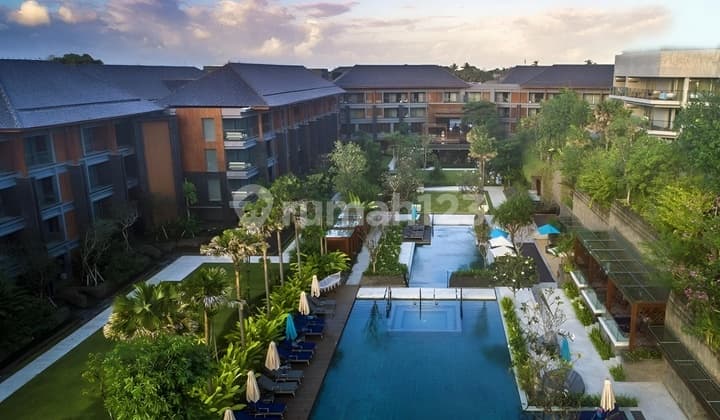 Hotel 5-start, Bali Seminyak Beach Is Your Host To Experience The Beach Life In Bali. Situated On The Beachfront In The Colorful Seminyak District, Our 270-room Resort And 19 Villas