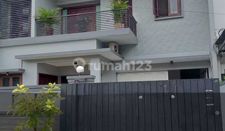 Rumah Siap Huni Lokasi Sangat Dekat ke Pondok Indah Mall