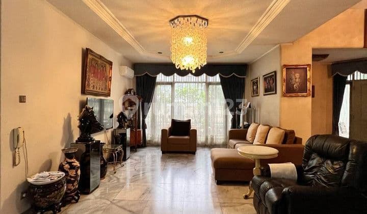 Murah Kebangetan !!! Lokasi Patra Kuningan Area. Lokasi Sangat Strategis. Rumah Posisi Hook Hadap Timur & Utara