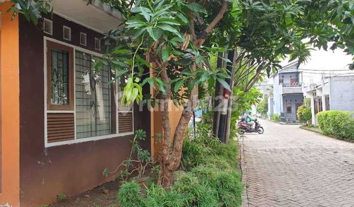 Rumah Posisi Hook Di Dalam Perumahan Besar Di Cibubur Siap Nego