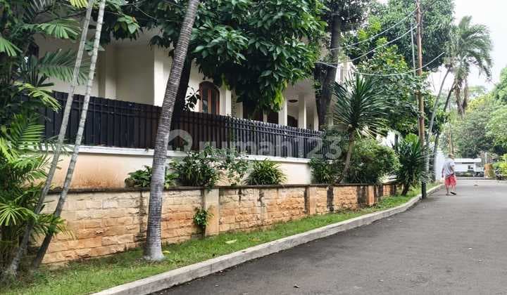 For Sale Luxury House in the Elite Area of Patra Kuningan, South Jakarta