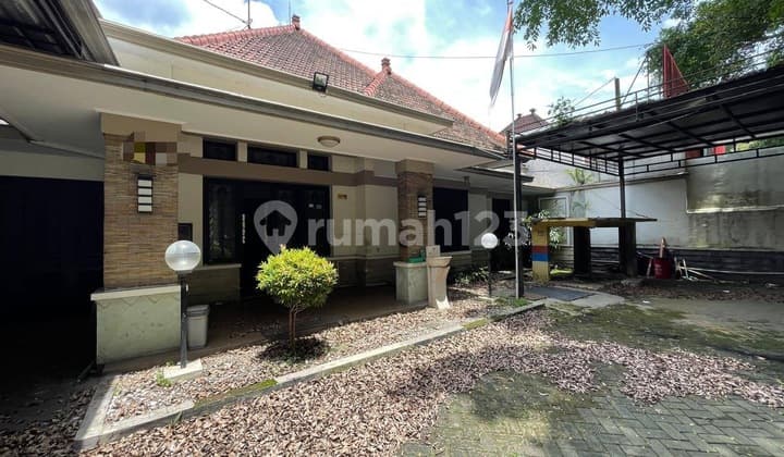 Rumah Usaha Cafe Strategis Poros Jalan Gunung Gunung Klojen Malang