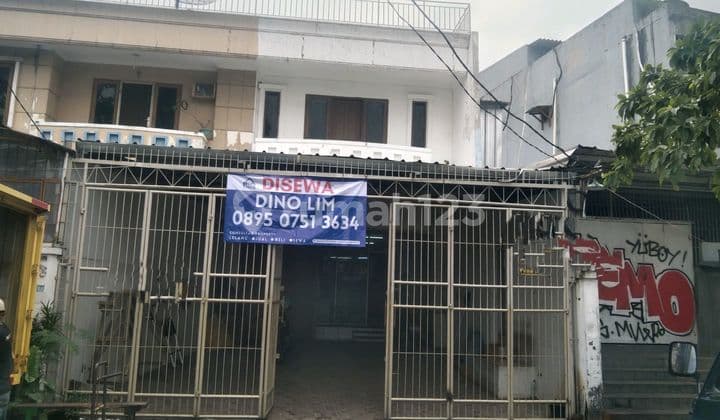 Warehouse in Tanah Abang, roadside, near Tanah Abang Market