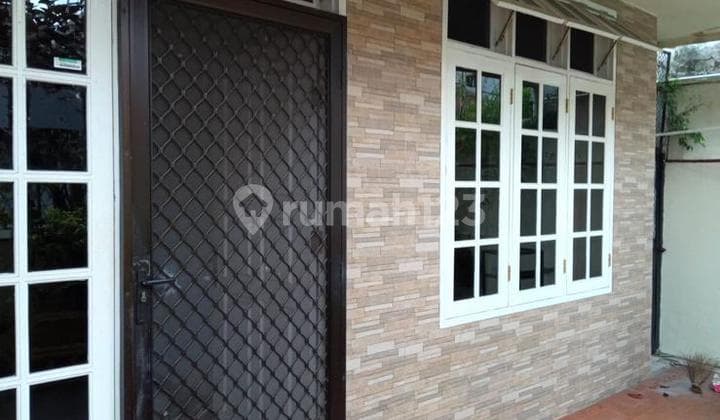 Rumah Dua Lantai Murah Petojo Barat Jakarta Barat