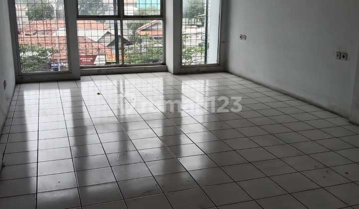 Ruko Tiga Lantai Pinggir Jalan Raya Serpong