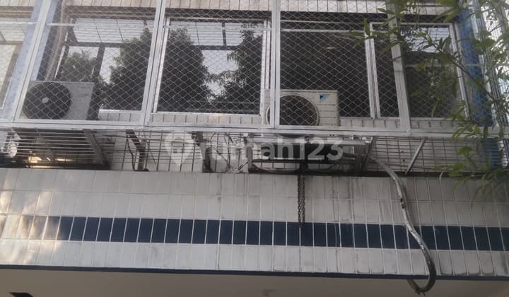Ruko Jembatan Tiga Jakarta Barat Tiga Lantai