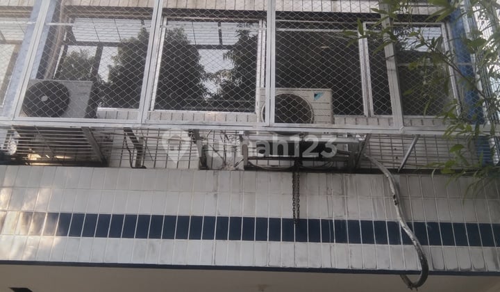 Ruko Jembatan Tiga Jakarta Barat Tiga Lantai