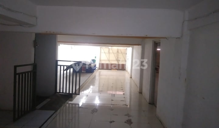 Grogol 3.5-Story Shop House with Cargo Lift, Near Indosiar