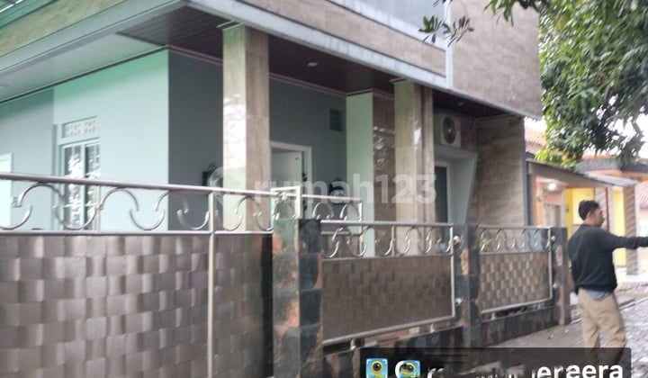 Rumah Dua Lantai Dan 10 Kontrakan Kp.tobat Balaraja