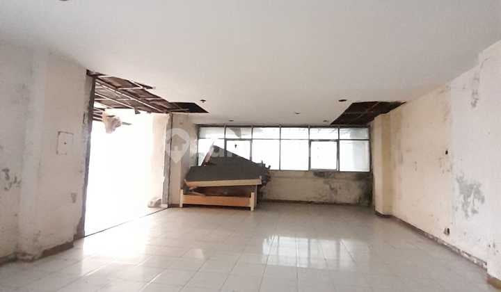 Ruko Gandeng 5 Lantai Roxy Saat Ini Sedang Direnovasi