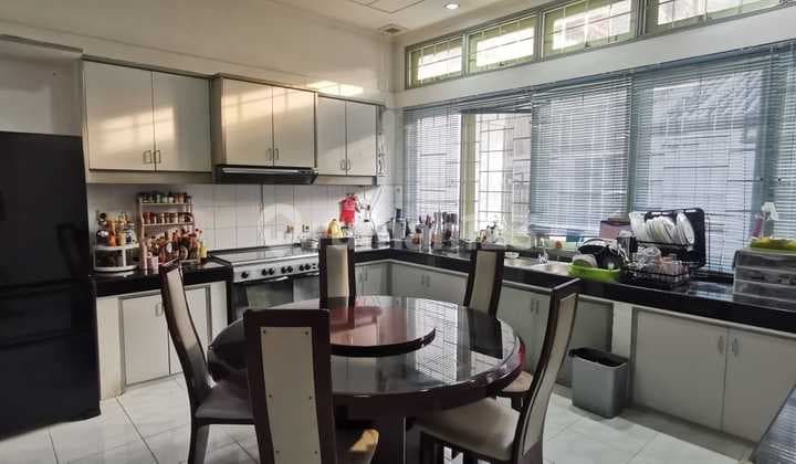 Luxury House in Mangga Besar Negotiable