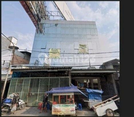 Ruko Gandeng 5 Lantai Roxy Saat Ini Sedang Direnovasi