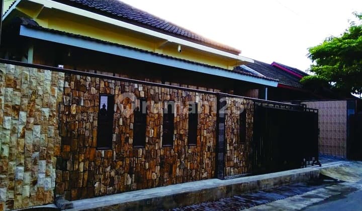 RUMAH DILINGKUNGAN NYAMAN