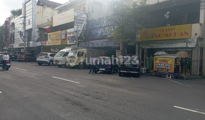 Ruko di Pusat Bisnis Jl.Urip Sumoharjo, Kodya Yogyakarta.