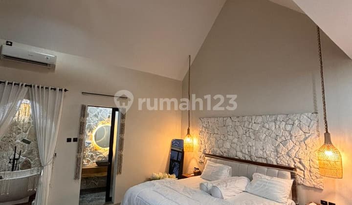 Investasi Premium Villa Furnishe 5 Kamar Tidur & Kolam Renang Di Lokasi Donotirto, Kasihan.