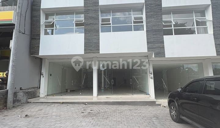 DISEWAKAN 2 RUKO GANDENG BANGUNAN BARU, DAERAH DALUNG - BADUNG