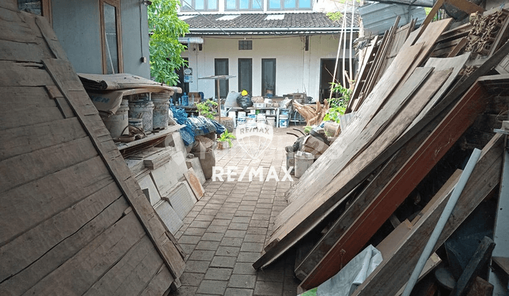 Dijual Rumah dengan Luas Tanah 5 Are