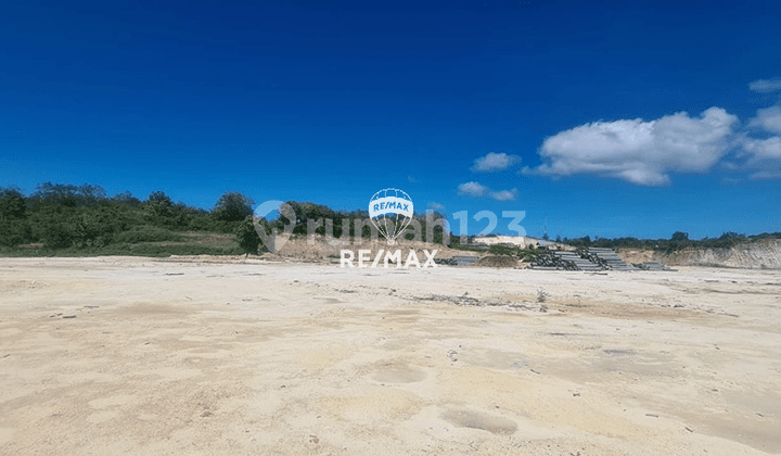 For Sale: Land in a Global Tourism Location, Suitable for Investment