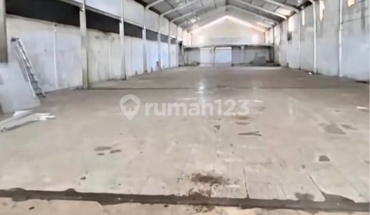 Gudang Besar Strategis di Pulau Bungin Denpasar